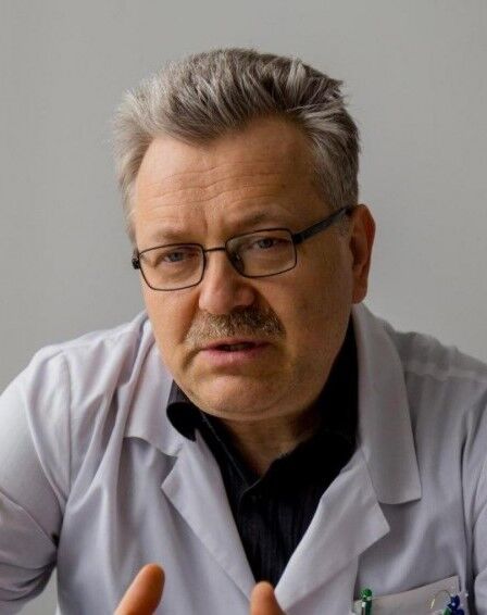 Doctor coloproctologist Paweł Kowalewski